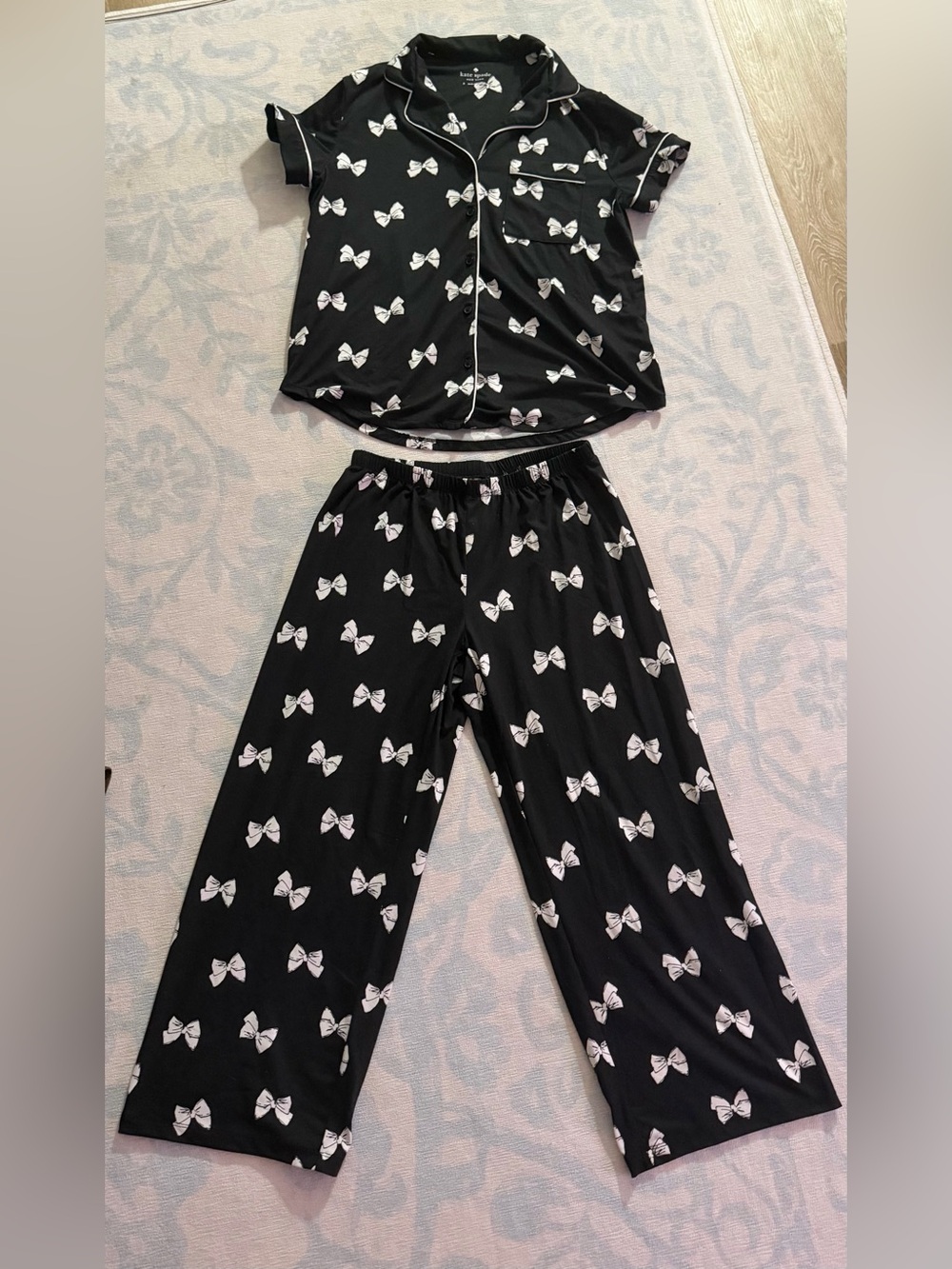 Kate Spade Ribbon Bow Print Cropped Pajama Set S Black White Piping PJs NWOT